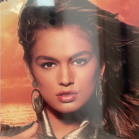 Vintage 1990s Cindy Crawford Model Autographed Photo Frame 8x10 USED! - Picture 2 of 7